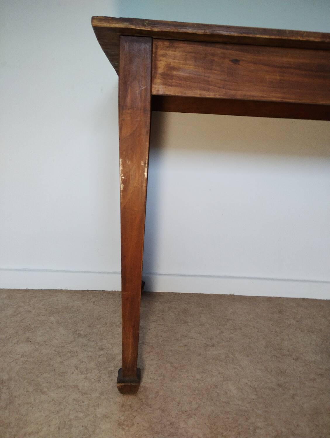 Bureau pieds fuseaux