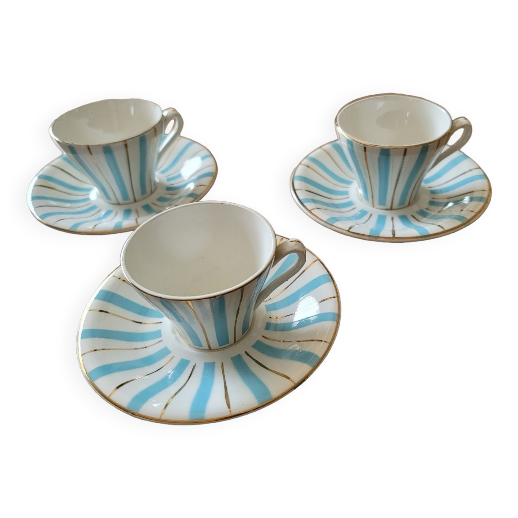 3 cups and digoin cups