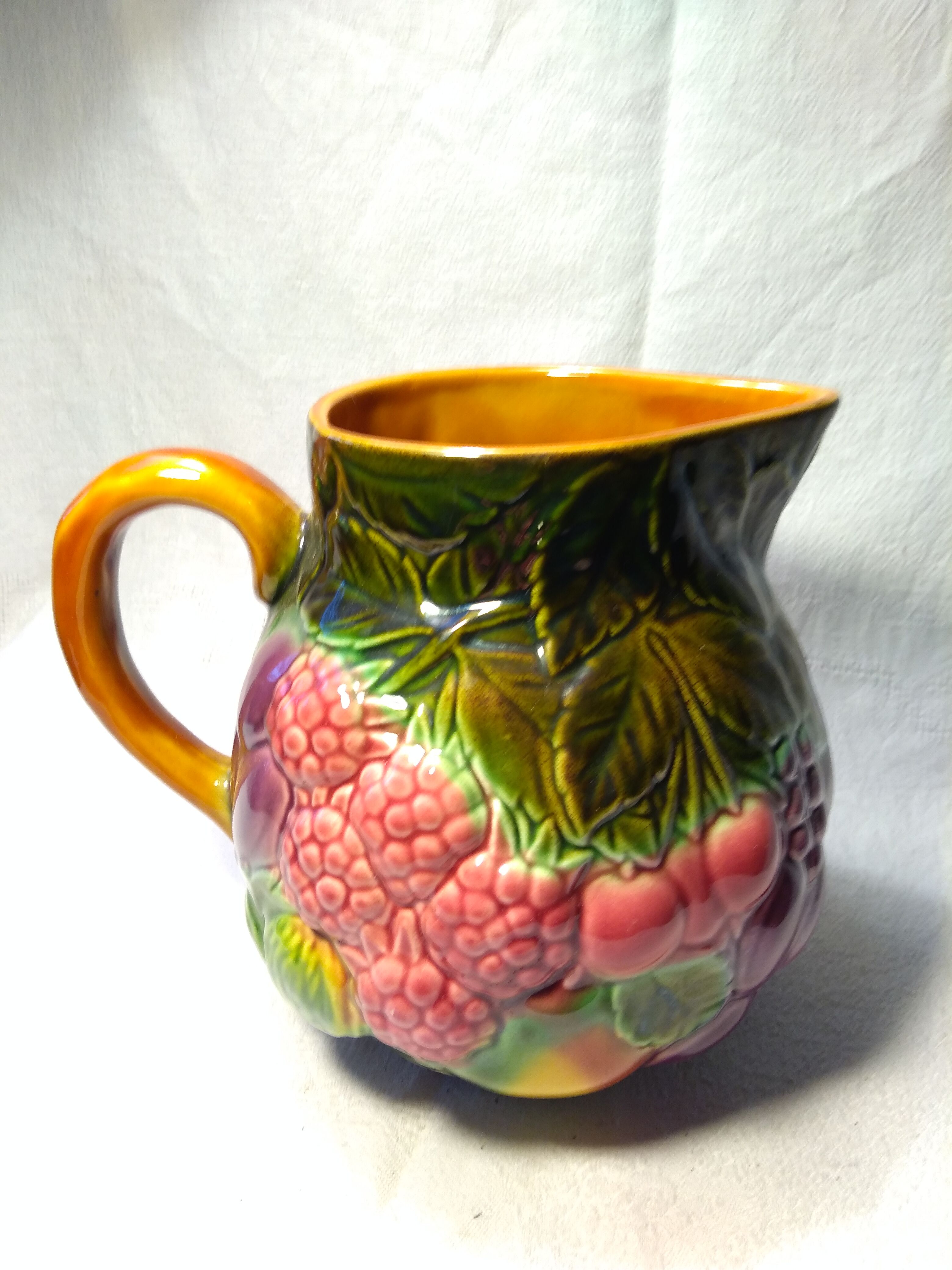 Salins dabbling pitcher