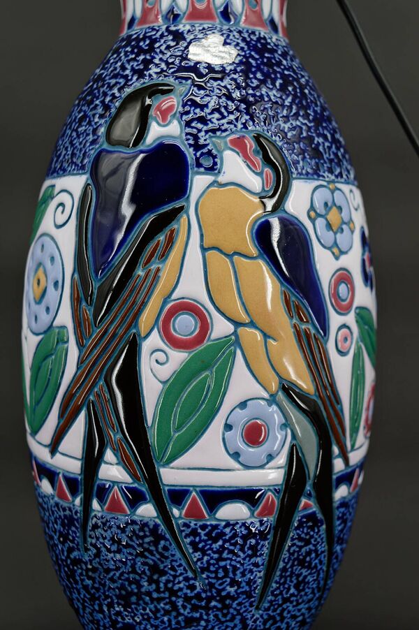 Lampe aux Hirondelles, Imperial Amphora, Tchécoslovaquie, Art Déco, Circa 1920