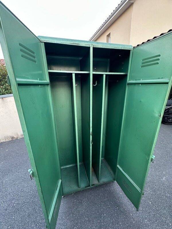 Vestiaire double ancien
