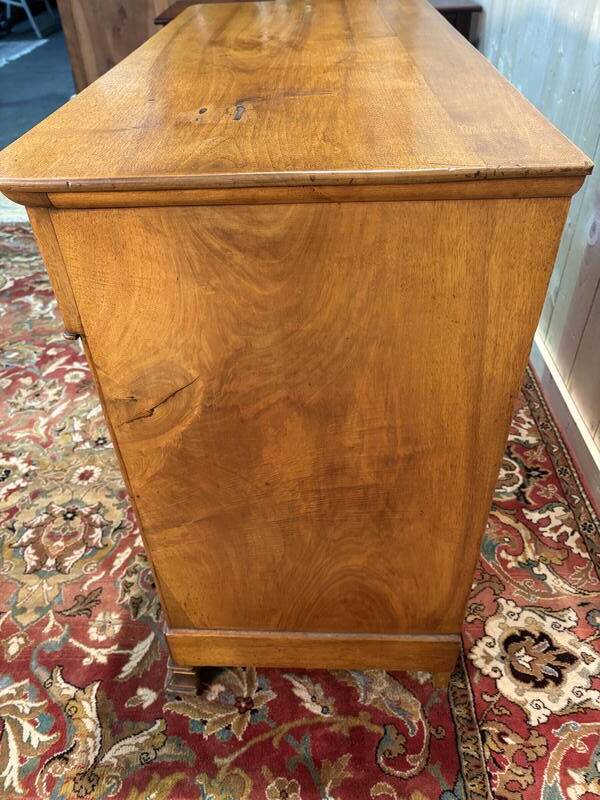 Louis Philippe chest of drawers in blond walnut