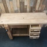 Carpenter's workbench