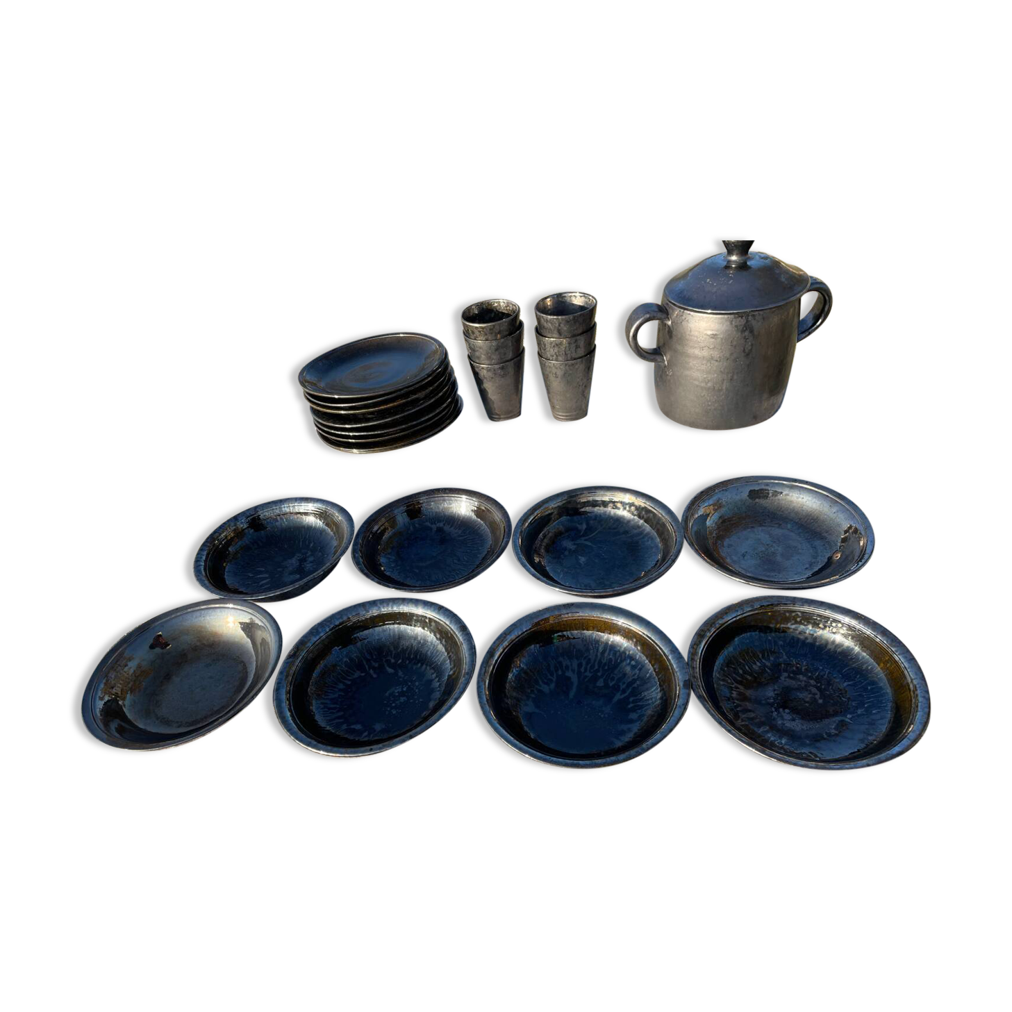 Vallauris service, the pottery of the great oak. Black metal glazed ceramics.