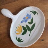 Ceramic pottery from the marsh with floral pattern