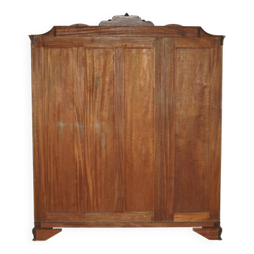 Triple wardrobe in walnut veneer by Waring & Gillow