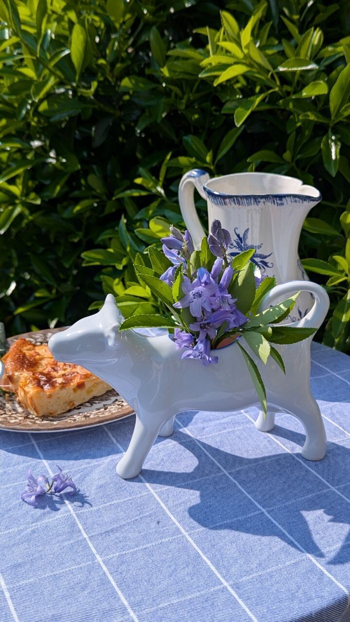 Pichet en forme de vache vintage — objet décoratif/soliflore