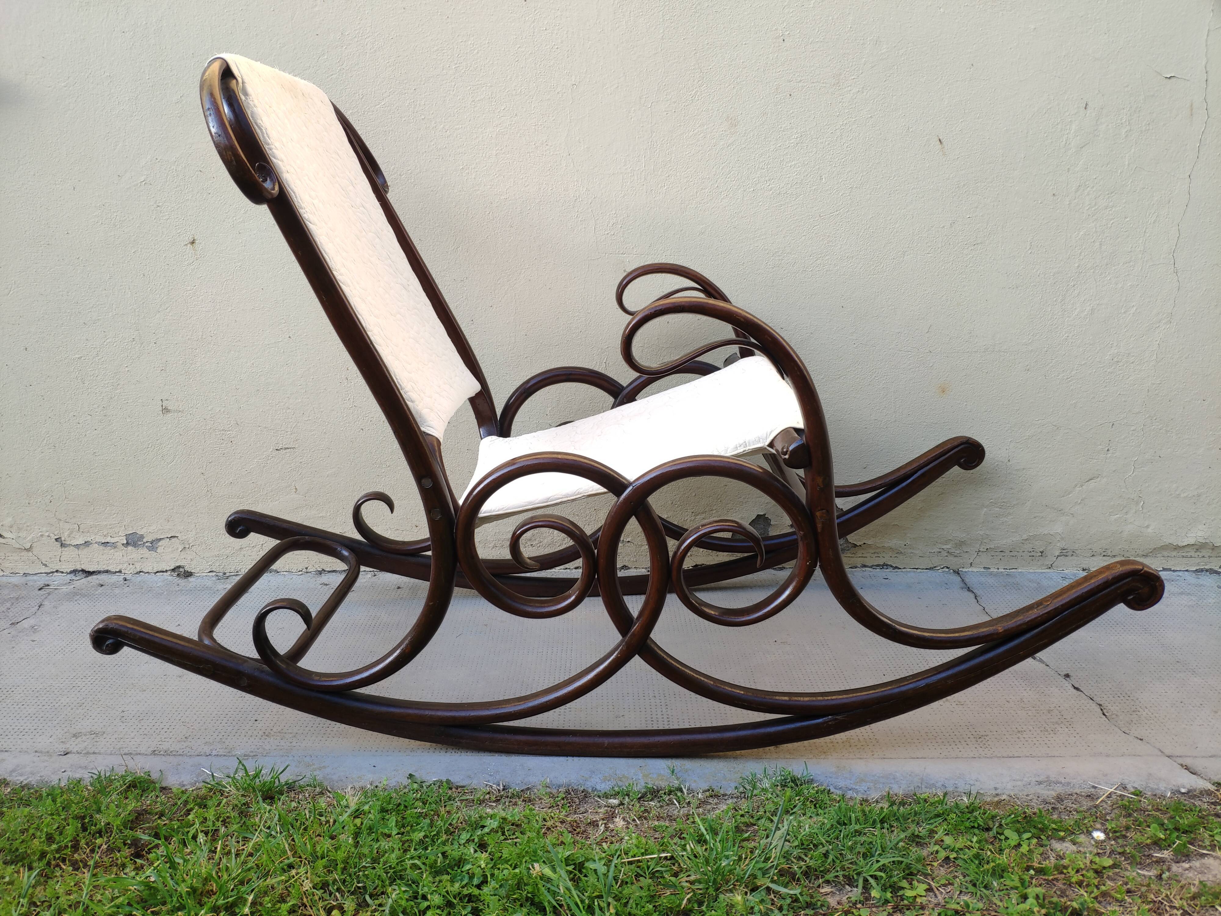 Rocking chair Thonet nr 3 of 1880