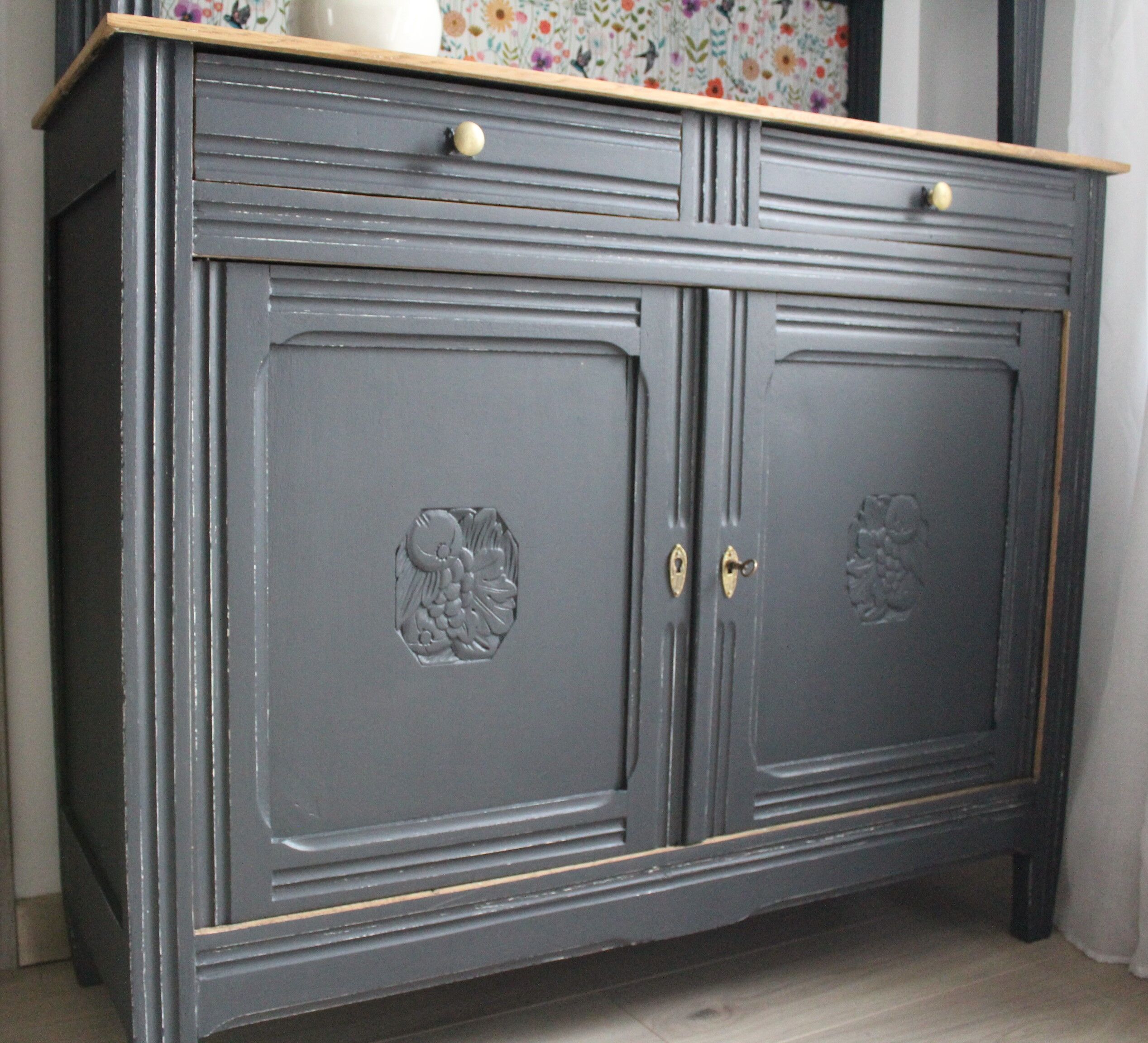 Buffet cupboard