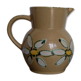 Water pitcher vase old décor daisies