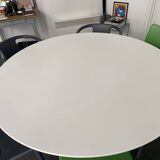 Véritable table Eero Saarinen par Knoll