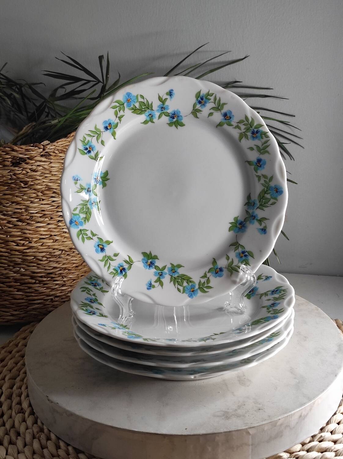 Fine porcelain dessert plates