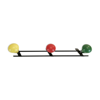 Multicolored patère