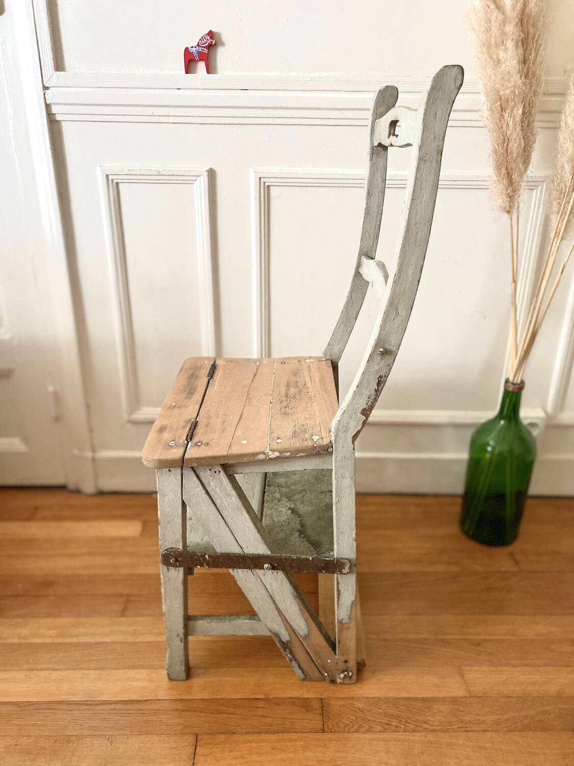 Transformable stepladder chair