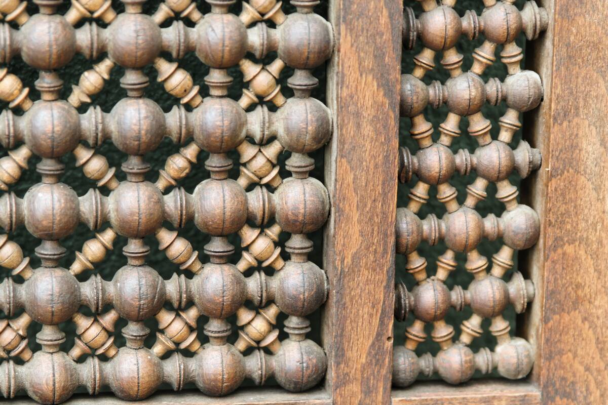 Moucharabieh en bois tourné