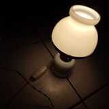 Lampe a poser en opaline vintage