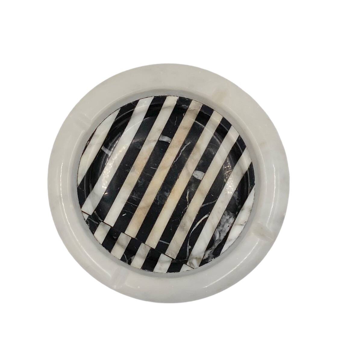 Black and white marble inlays ashtray, Casigliani Italy, 1970s