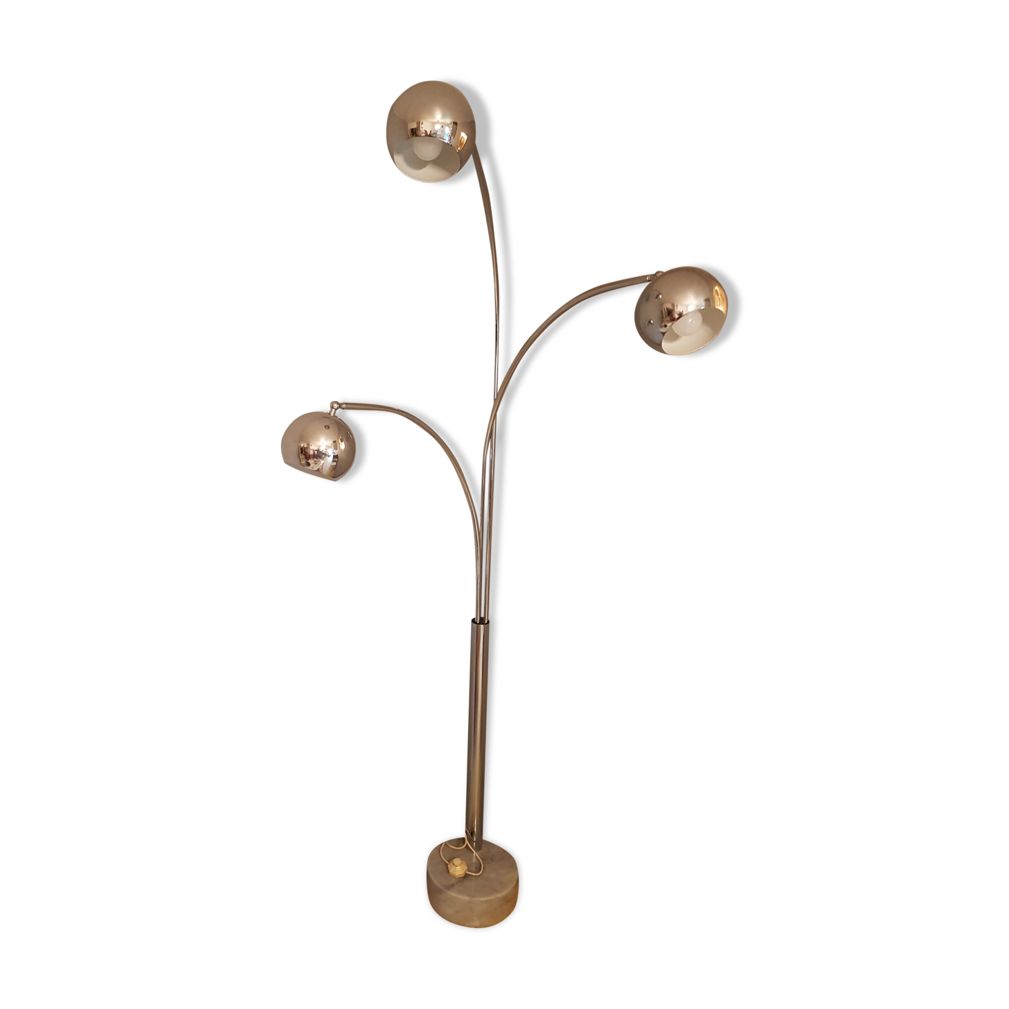 True thrush Gioffredo Reggiani lamppost