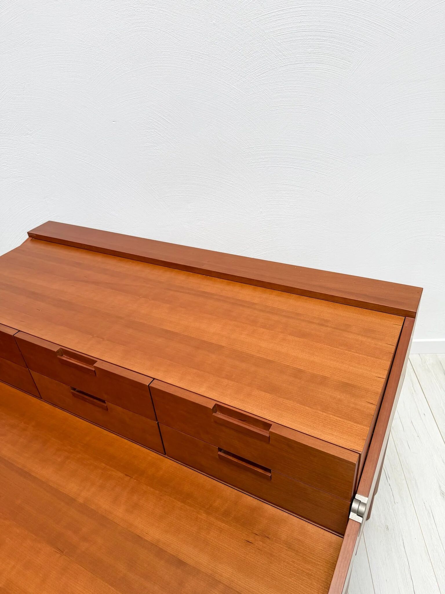 Bureau postmoderne par Antonio Citterio pour B&B Italia en bois de cerisier, années 1980