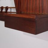Coat rack Free-form wall-shaped cloakroom