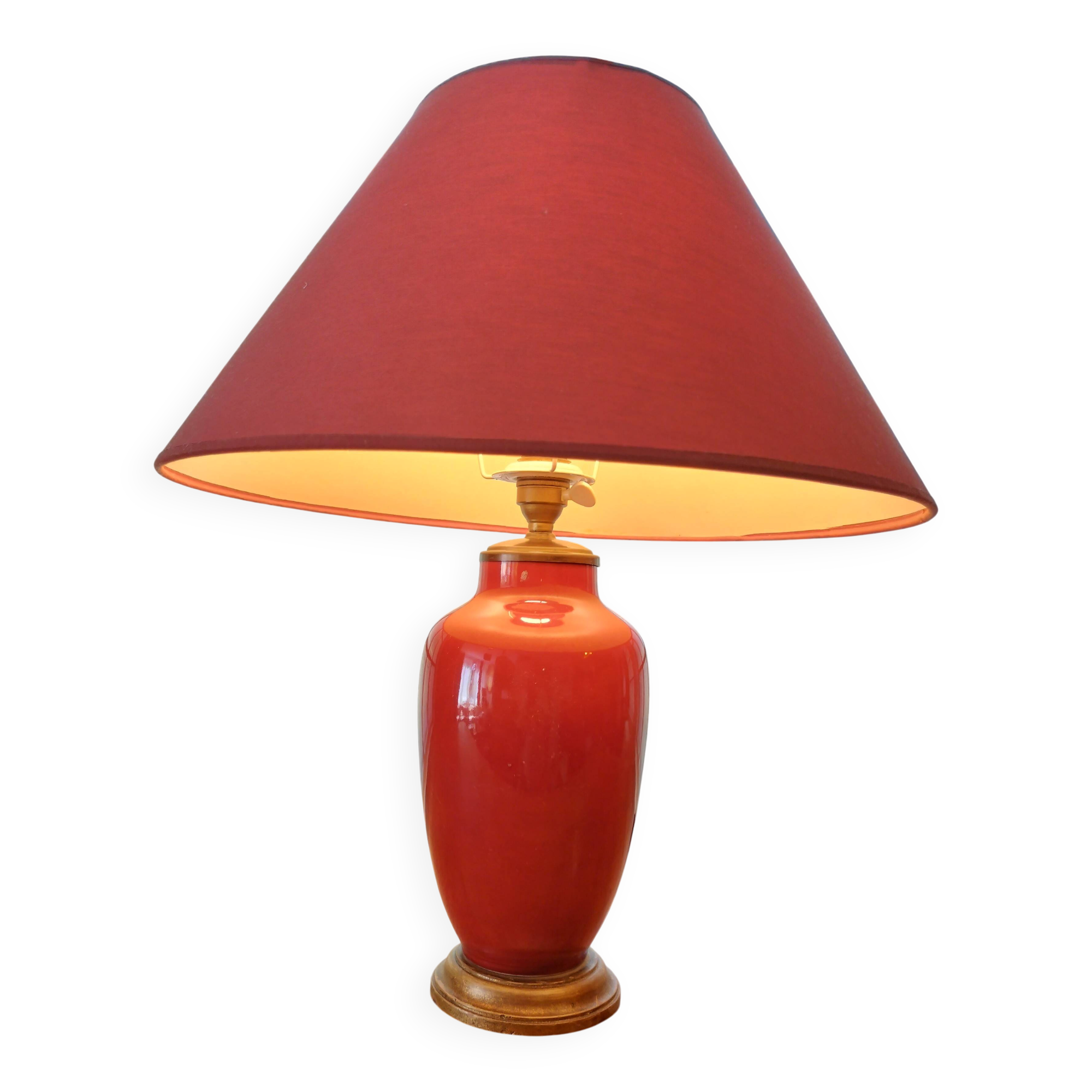 Vintage ceramic table lamp with a lacquered finish, golden potiche base and brass.