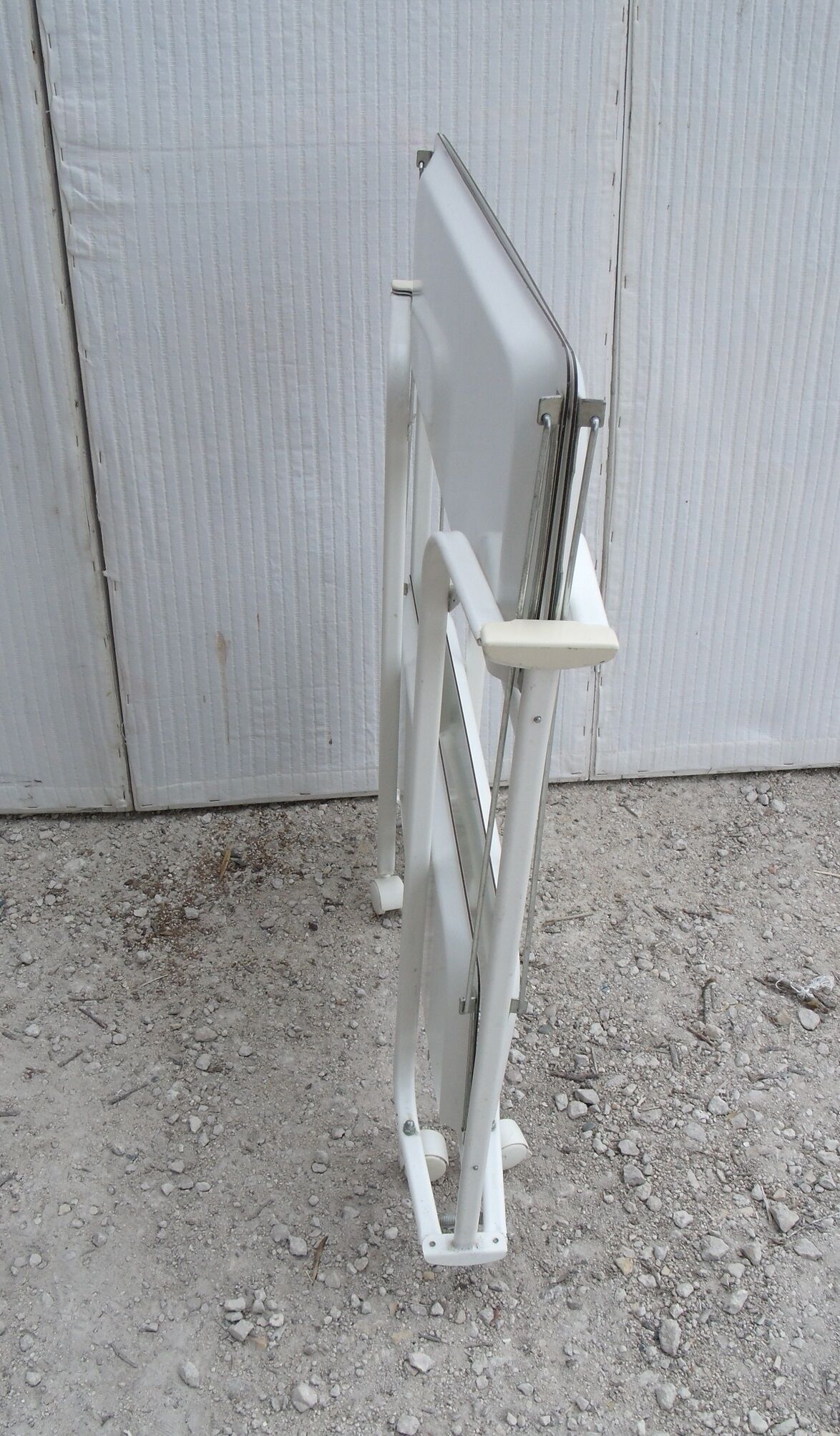 Serving white folding rolling table