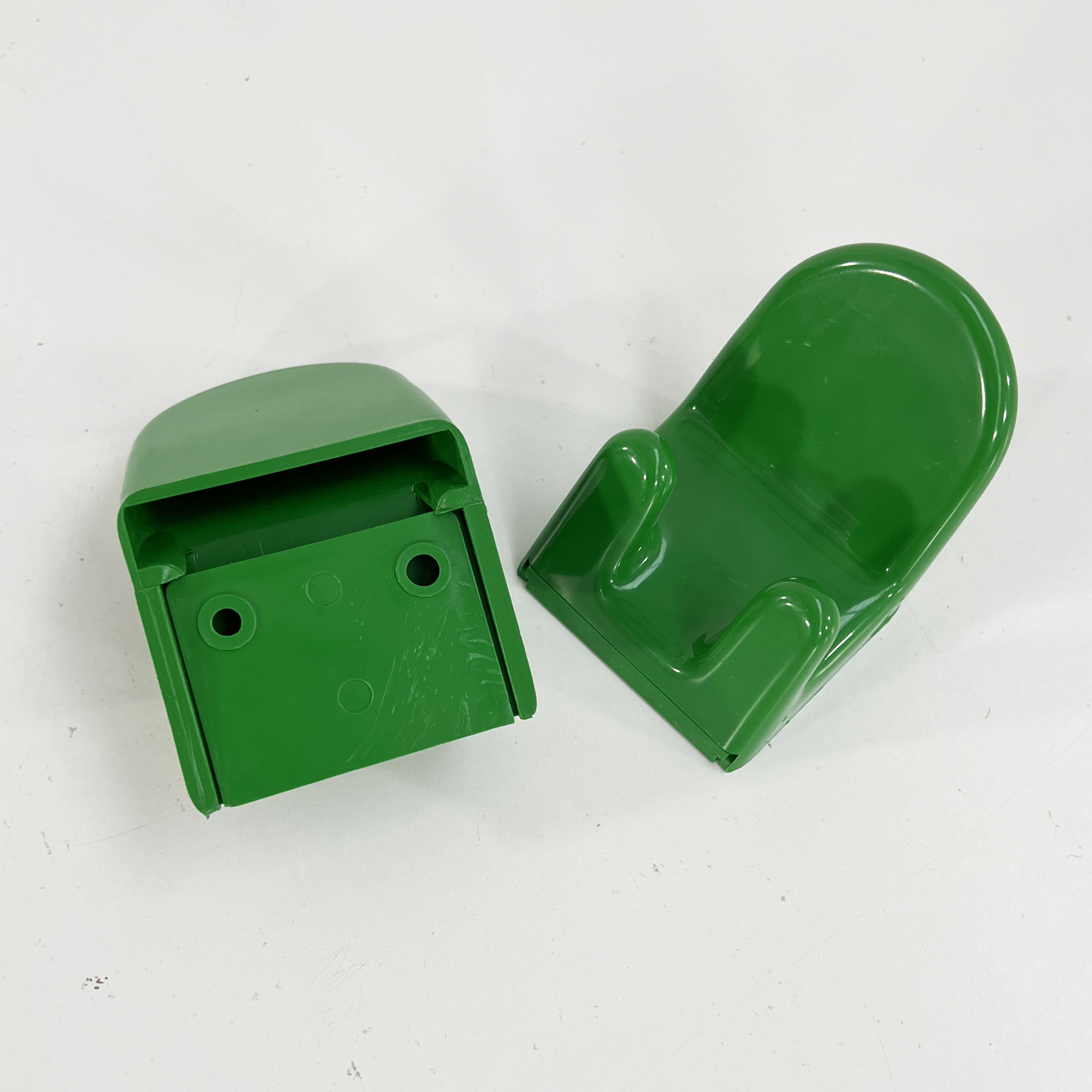 Set of 2 green hooks "2627" by Makio Hasuike for Gedy, 1970