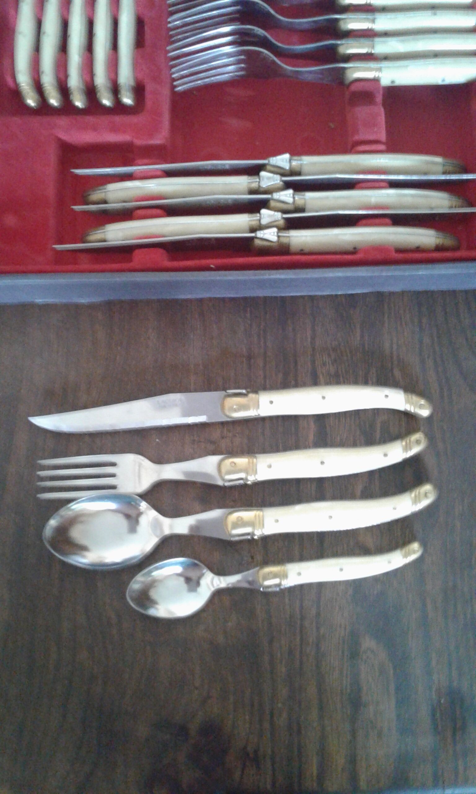 Box 24 covered laguiole pearly ivory