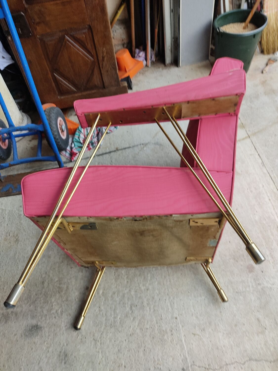 Vintage hairdresser chair feet compass.