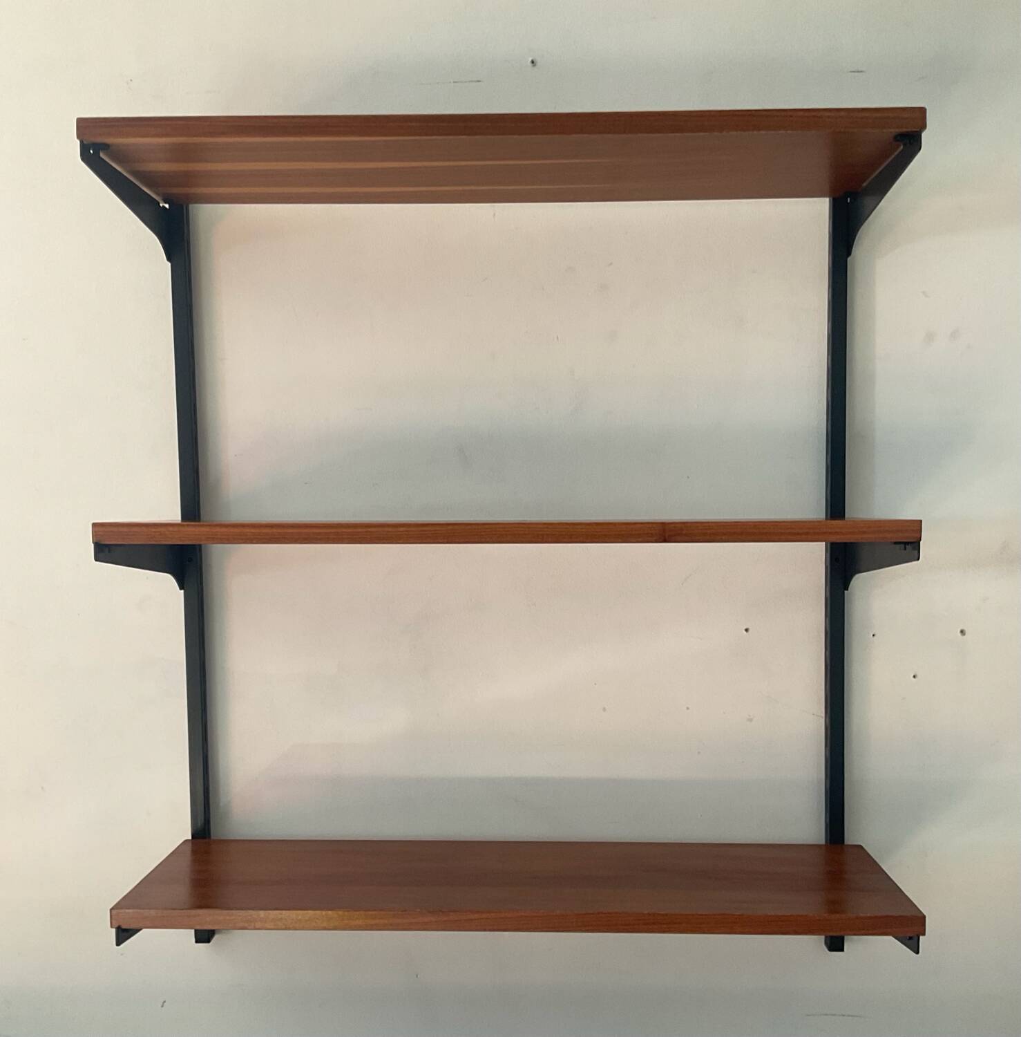 Scandinavian shelf in teak and metal, 1960s-70s.