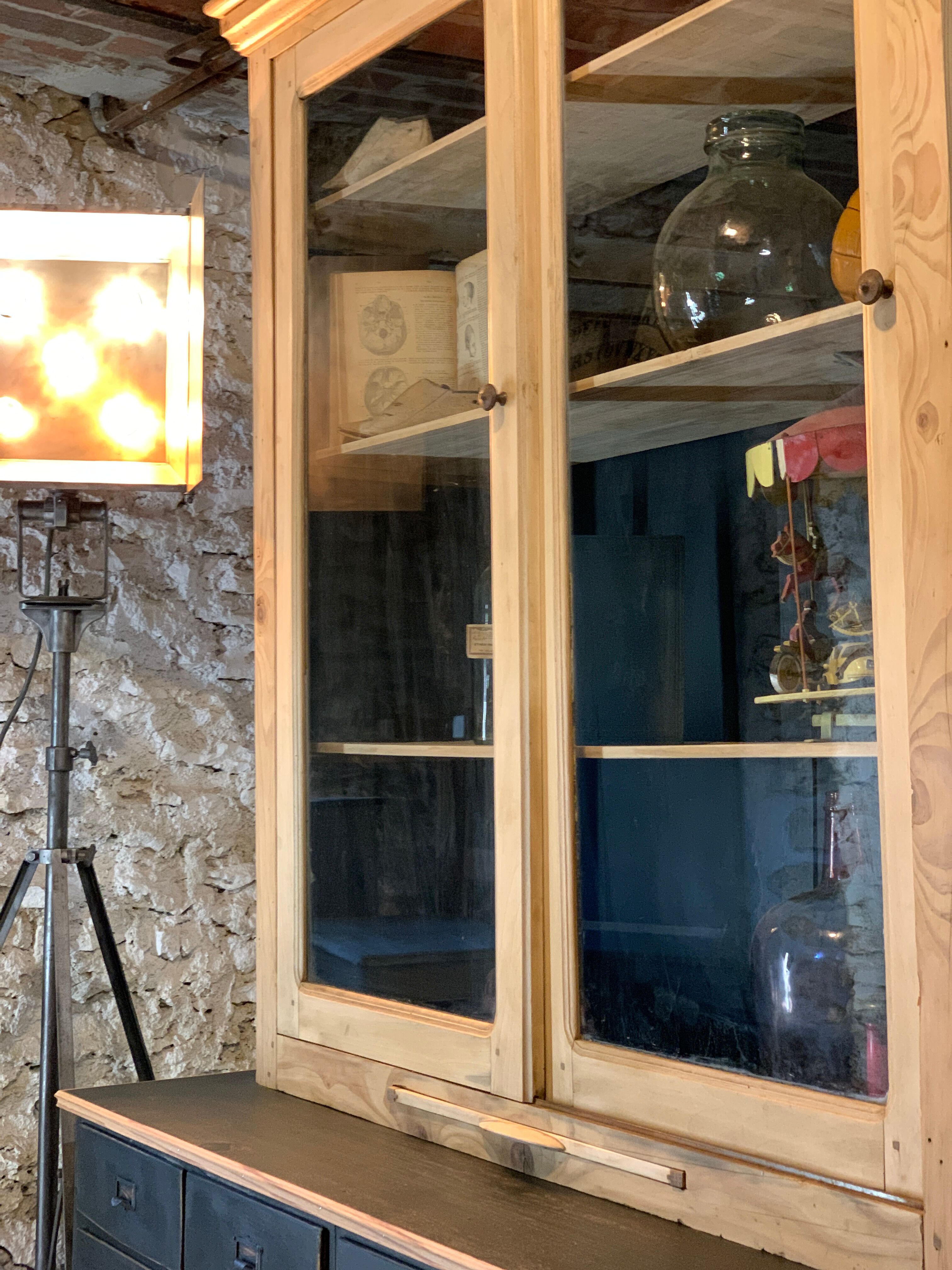 Showcase 2 chapel body