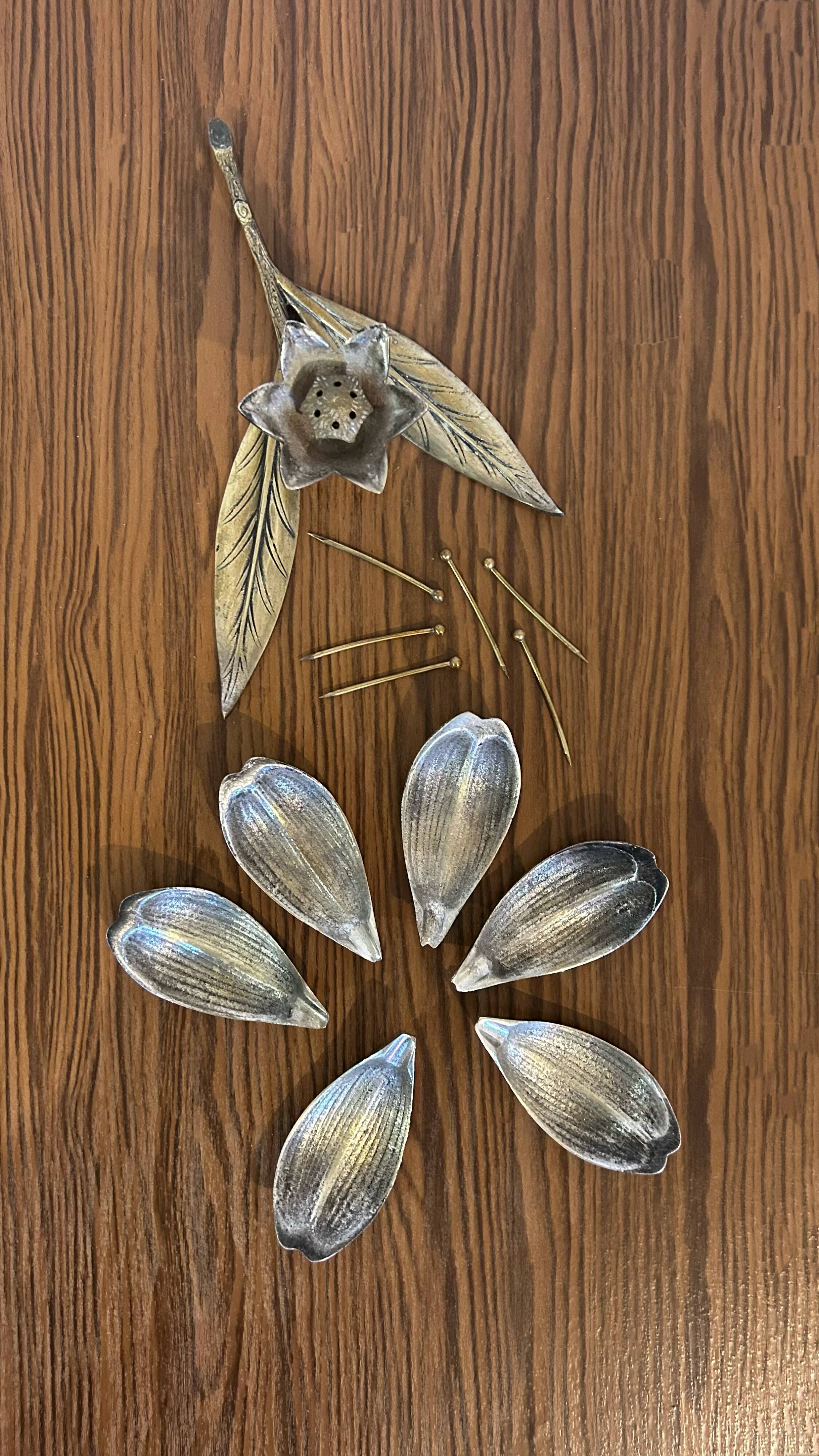 Golden metal lotus flower ashtray