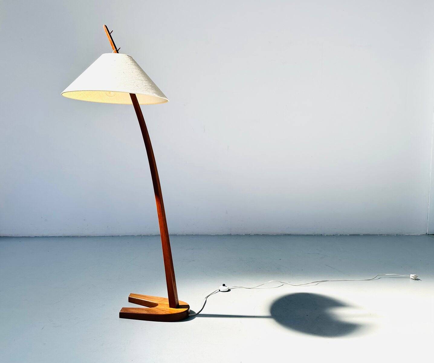 Vintage teak Dornstab floor lamp by J.T. Kalmar & A. Pöll, Austria, 1947