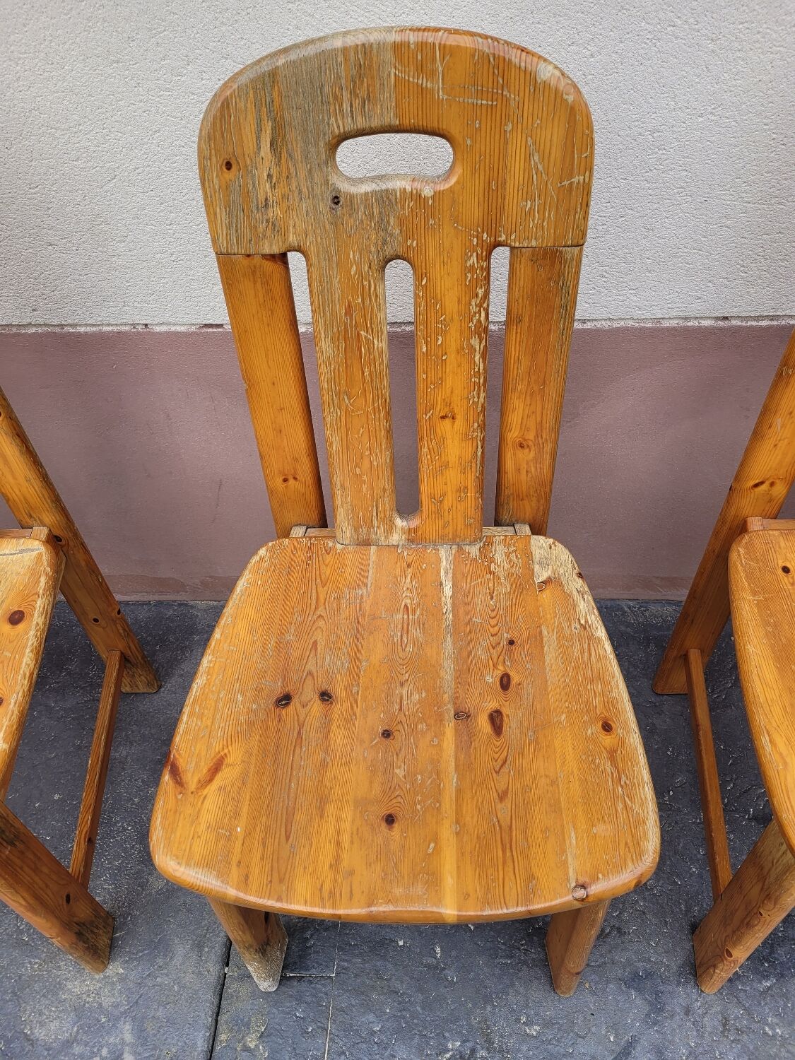 6 pine chairs