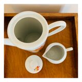 Teapot and milk pot