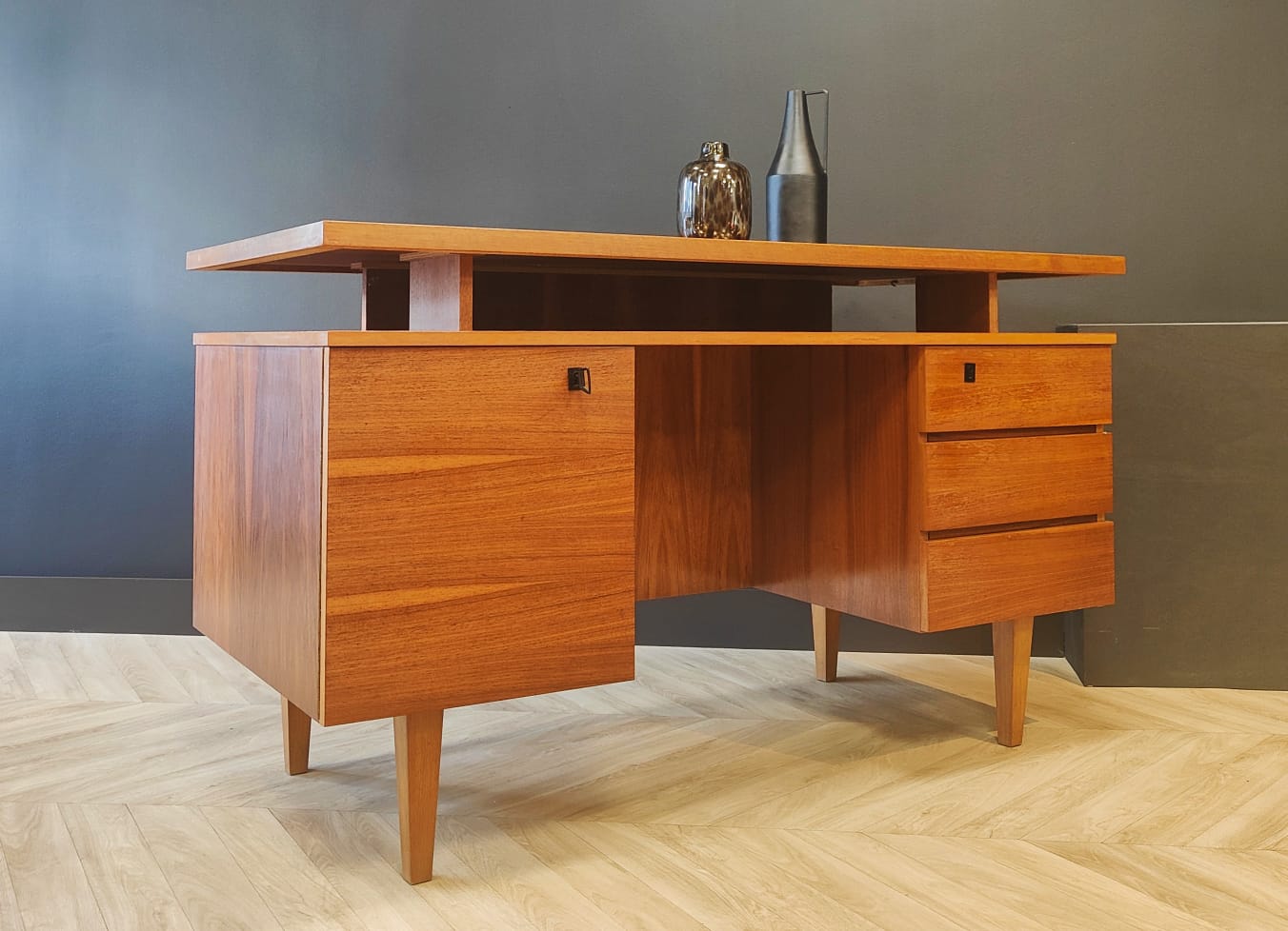 Mid Century bureau