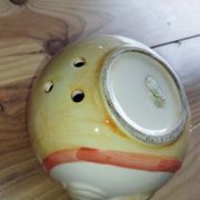 Pot à ail en céramique barbotine, années 50