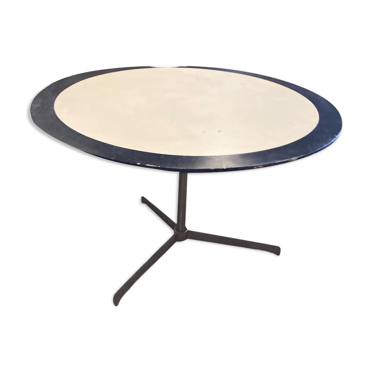 Important Design Living Room Roundtable