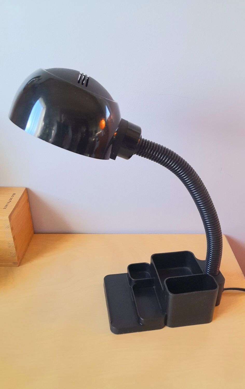 Sorter desk lamp