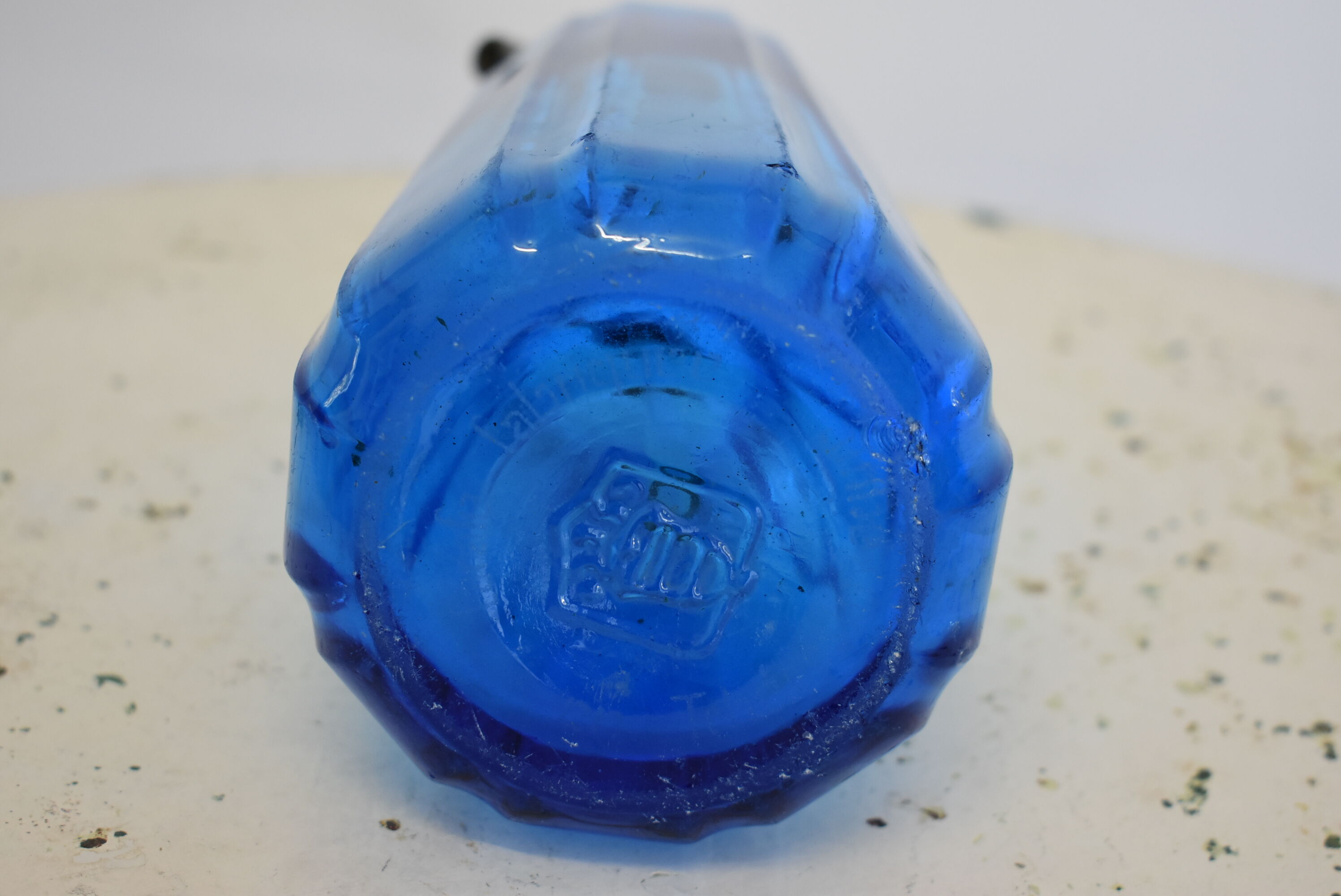 Blue water siphon Seltz brewery of Montauban