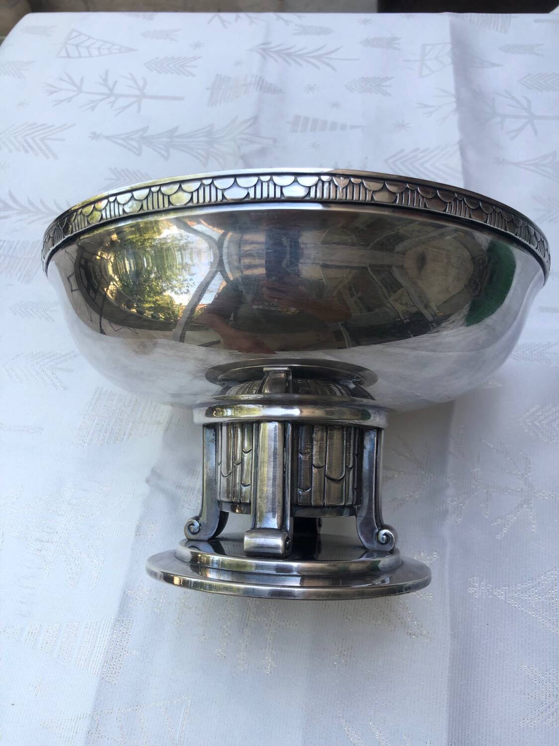 Vintage art deco cup in silver metal