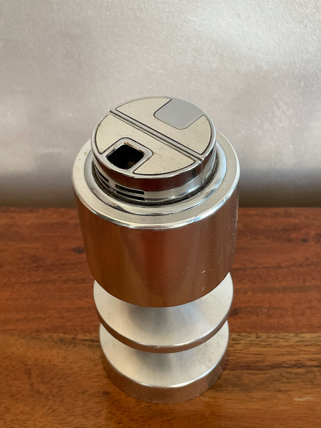 Sarome table lighter