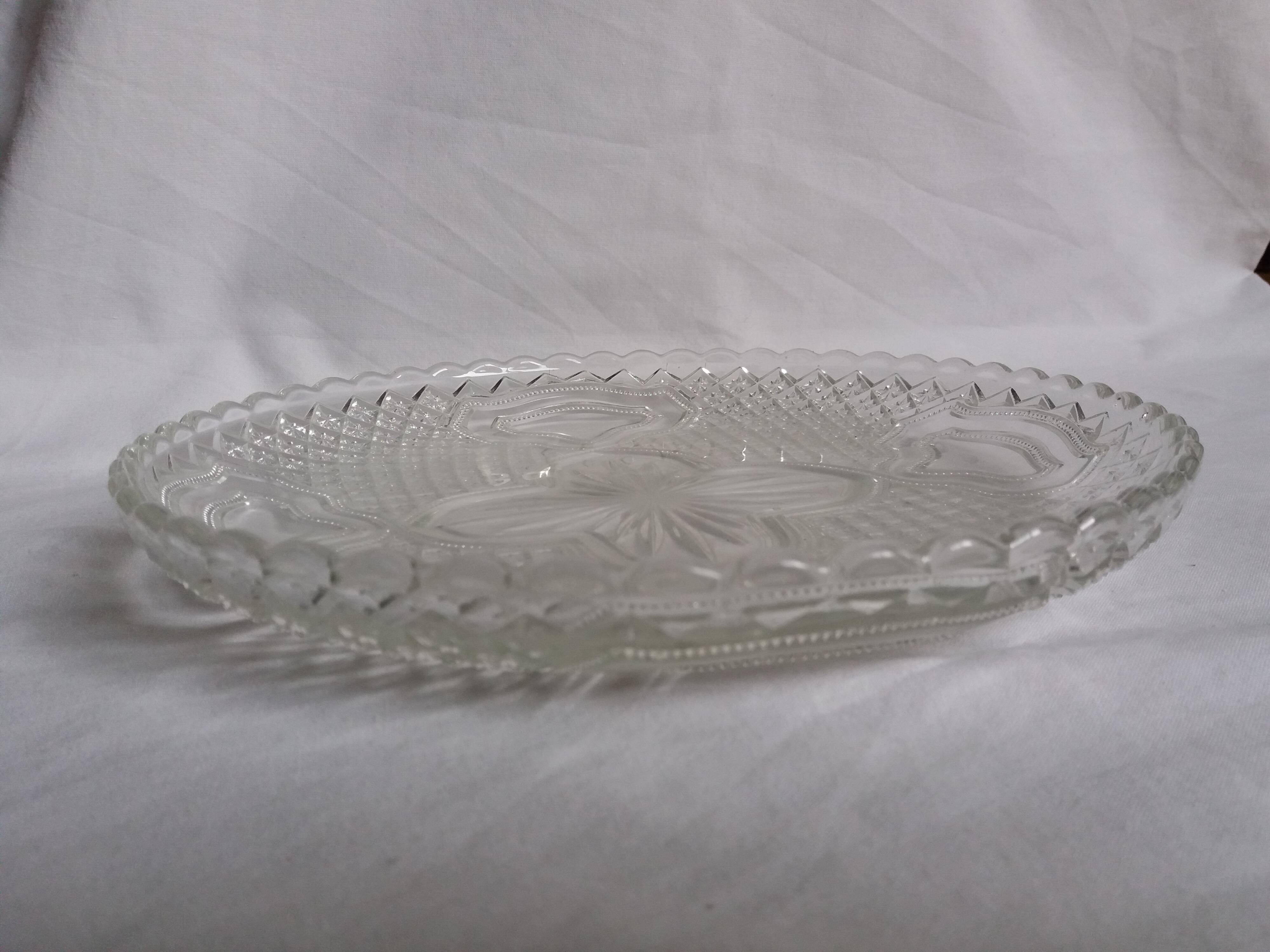 Chiseled glass dish