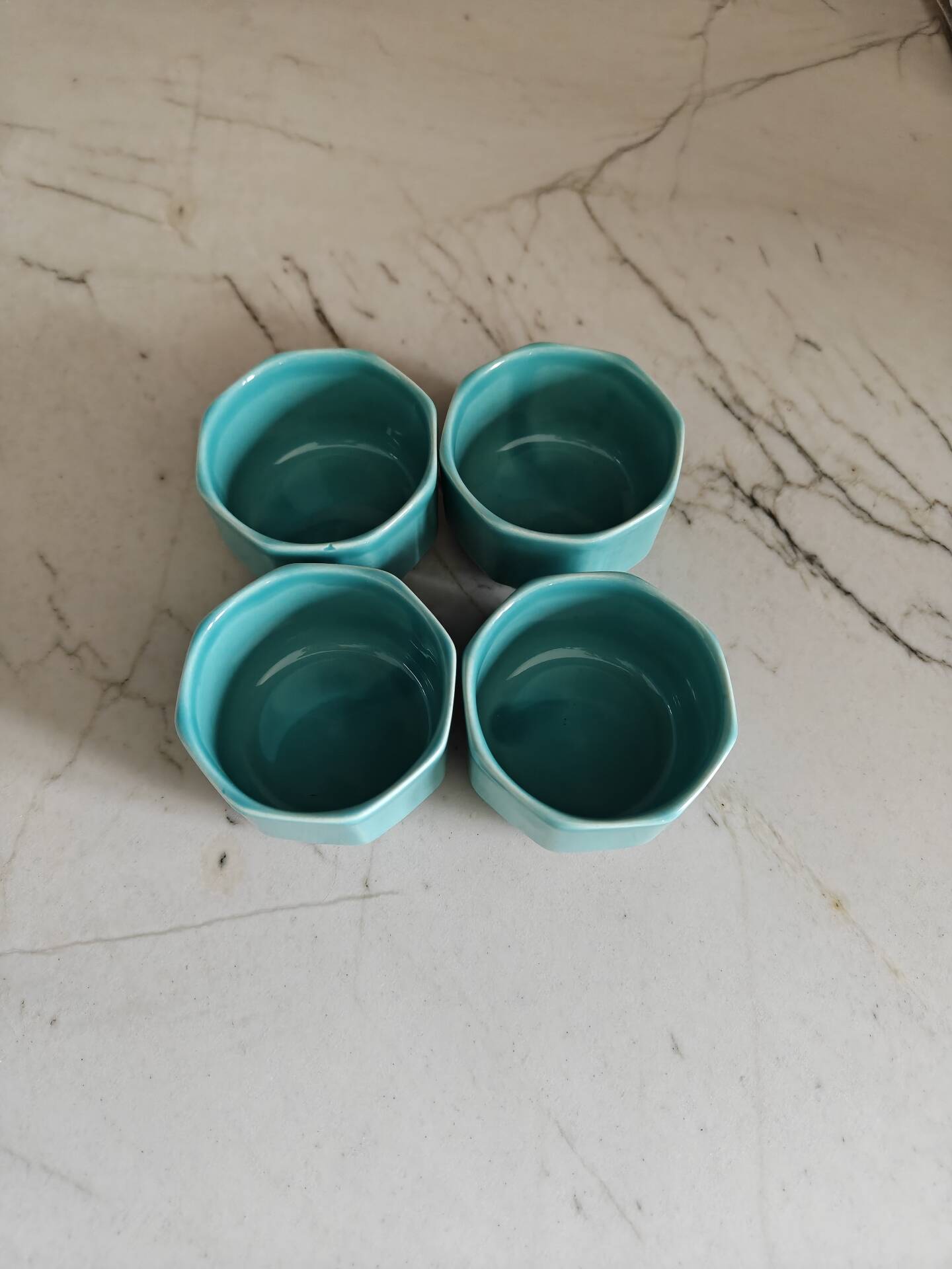 4 coffee cups