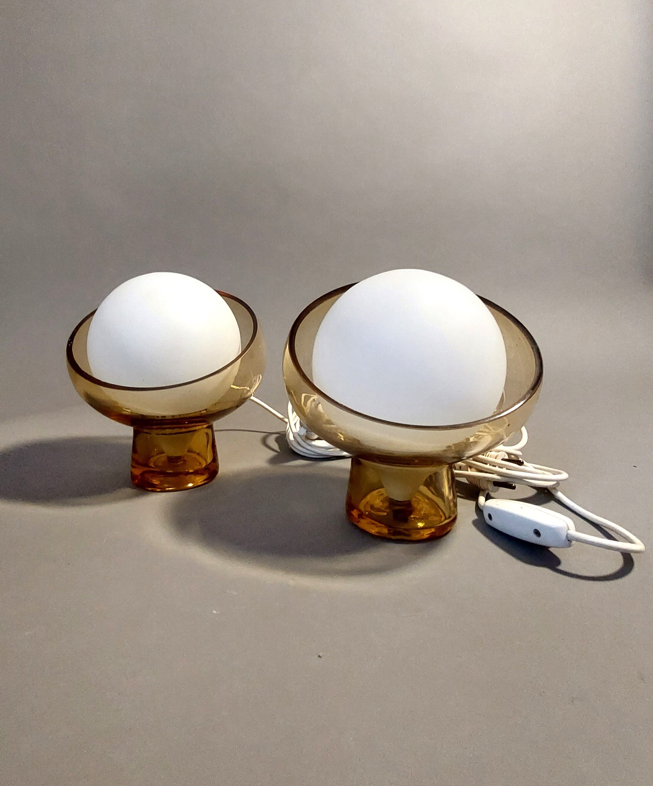Pair of bedside lamps Italy1960/1970 in glass and white opaline.