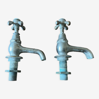 Pair of faucets