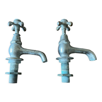 Pair of faucets