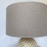 Lampe de table sphérique céramique ivoire et or Barbi