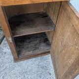 Parisian buffet with one door