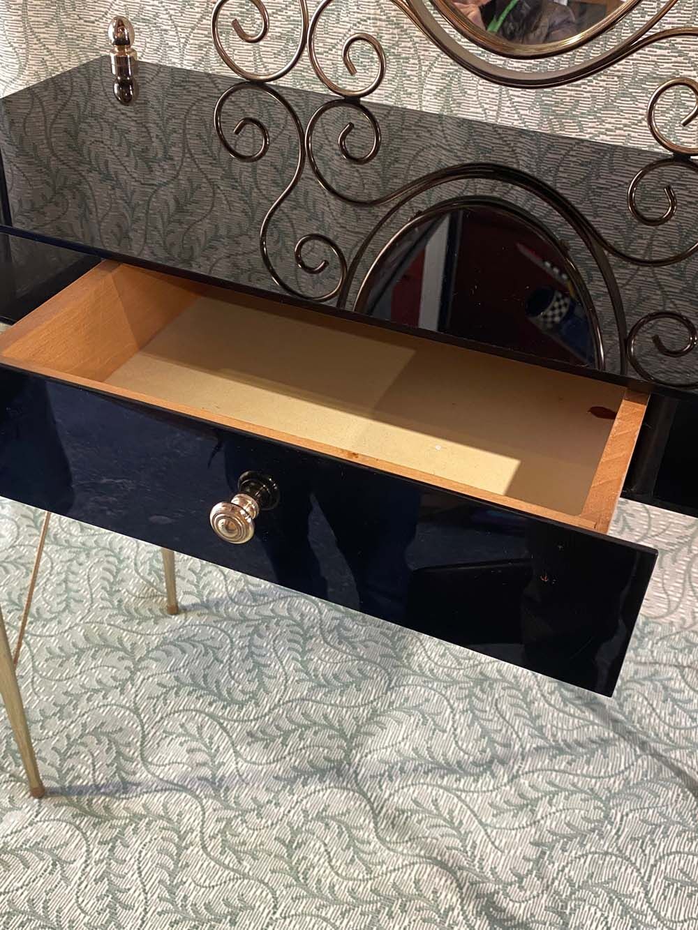 Golden metal and plexiglass dressing table